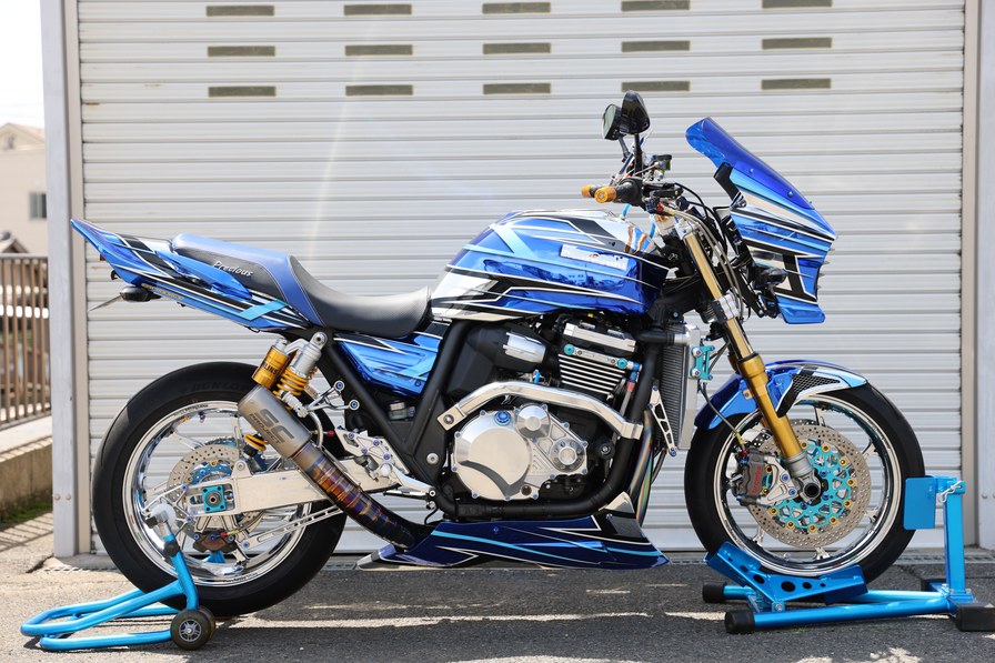 新作オートバイ（ZRX1200DAEG、メッキベース、カスタムペイント