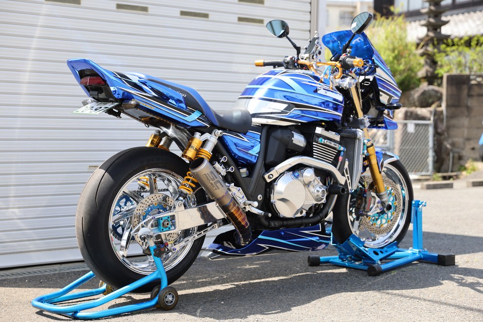 NH38搭載 カスタム オマージュ MOD グリーンベゼル ZRX1200DAEGカスタム| BDSバイクセンサー