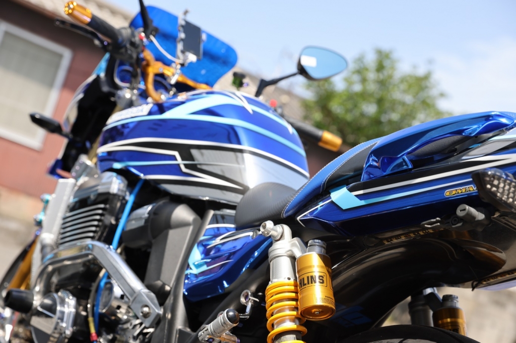 新作オートバイ（ZRX1200DAEG、メッキベース、カスタムペイント