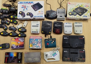台湾 珍品 ファミコン互換機 ワイヤレスコントローラー 生々しく