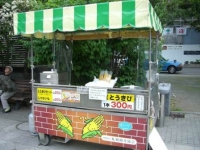 大通公園名物、とうきびの売店