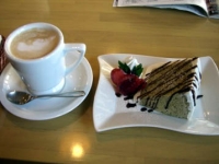 カフェラテと紅茶のシフォンケーキのセット