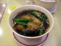 海老入りワンタンの入った麺