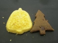 ベルとツリーの形のクッキー