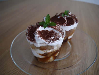 水だけでできるスポンジケーキミックス粉で作ったスポンジケーキのアレンジ例(ティラミス風)