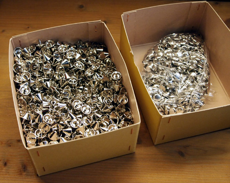 本日発売！BARKBOX Original 12mm Conical Studs 日本製 ロンドン