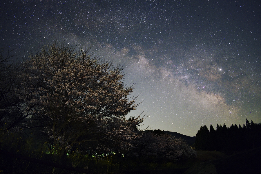 X－T30とXF16mmF2.8 R WRで星景写真 | 昼日中を駆け星月夜に停まる