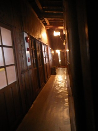 p_047.jpg