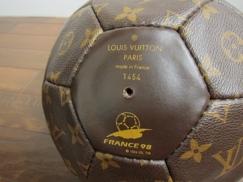 Louis Vuitton ルイヴィトン 98年フランス大会 サッカーボール 1.jpg