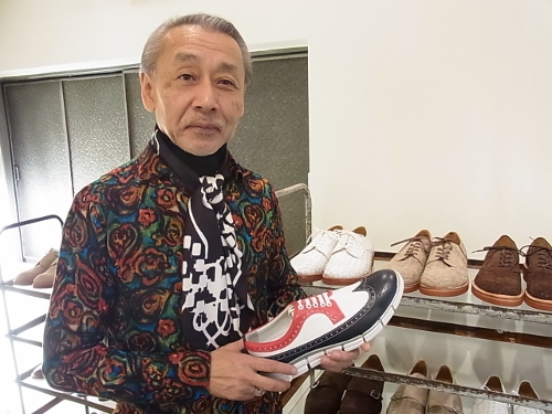 坪内さんウイングチップスニーカートリコロール.jpg