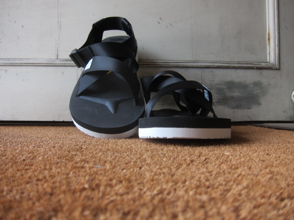 SUICOKE CHIN-v OG-023V black 1.jpg