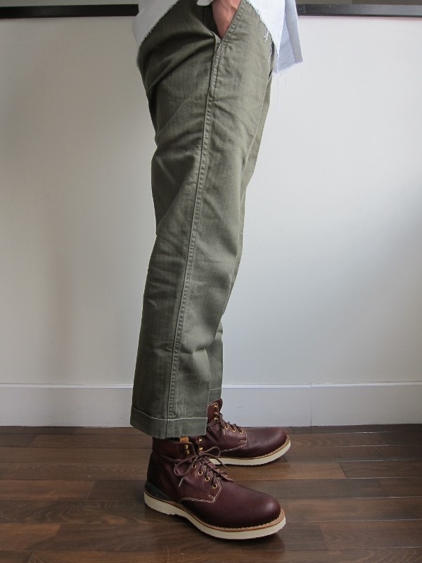 HIGH WATER CHINO HERRINGBONE OLIV 2.jpg