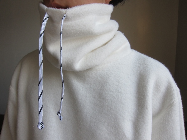 ONES STROKE ワンズストローク MocoLoose turtleneck Sweater white 2.jpg
