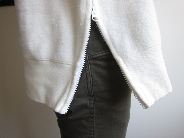 ONES STROKE ワンズストローク MocoLoose turtleneck Sweater white 3.jpg