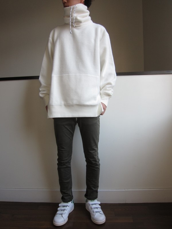 ONES STROKE ワンズストローク MocoLoose turtleneck Sweater white 6.jpg