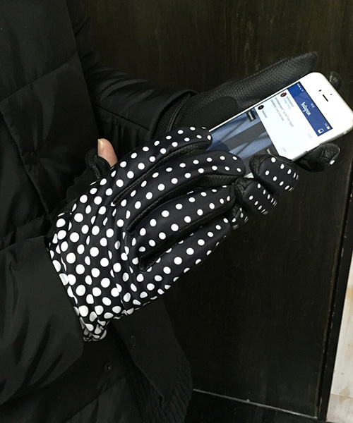 chari&co smart glove.jpg