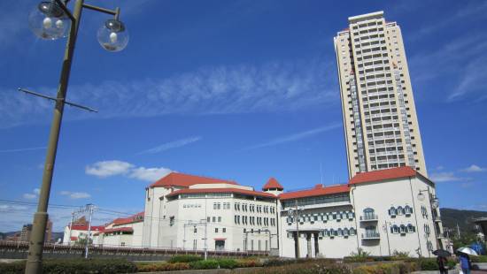 宝塚大劇場と宝塚音楽学校