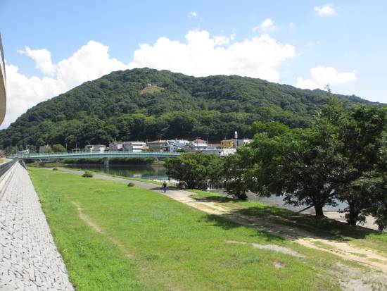 猪名川と五月山