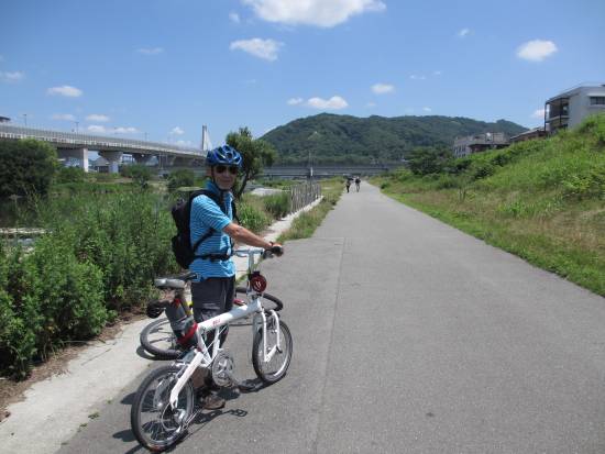 2013-06-29_1103_謙治、猪名川背景は五月山_IMG_3644_s.JPG