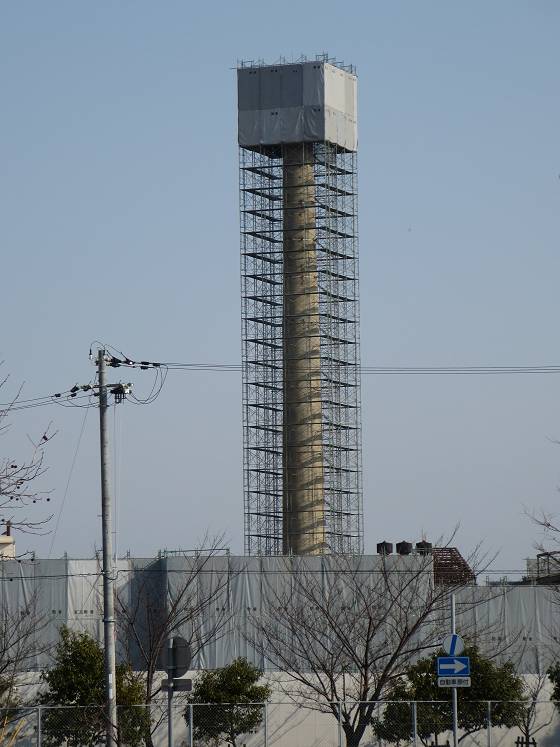 2014-03-09_0848_撤去作業の森永の煙突_IMG_2157_rs1.JPG
