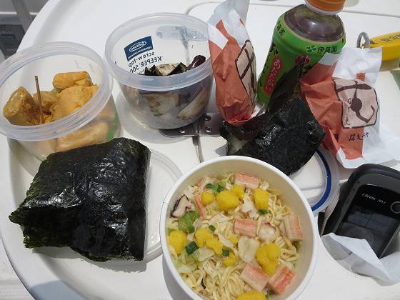 昼食