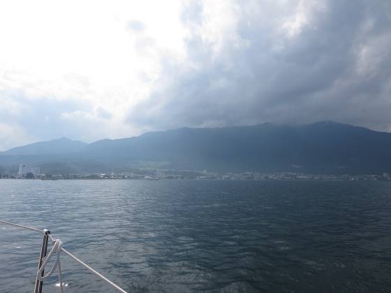 2014-07-18_1523_帰港前の比良の山並みと雲_IMG_6609_s.JPG