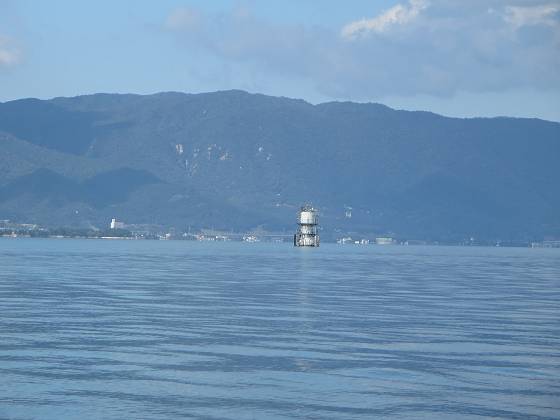 2014-10-10_1303_観測塔のはるか南を通過_IMG_8152_s.JPG