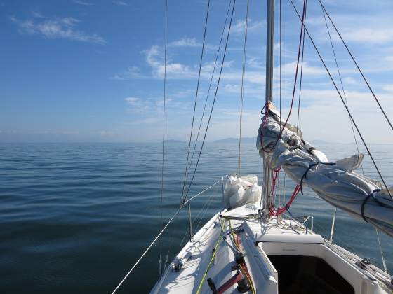 2014-10-10_1023_沖島方向もベタ凪_IMG_8129_s.JPG