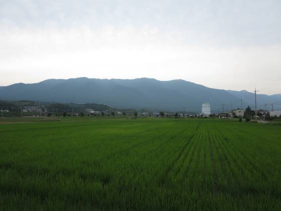 2015-07-03_1739_農道から夕暮れの比良_IMG_4785_s.JPG
