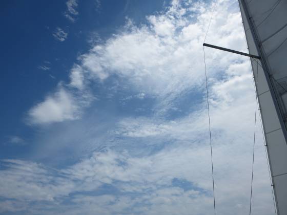 2015-07-24_1202_沖島方向の空と雲_IMG_4928_s.JPG