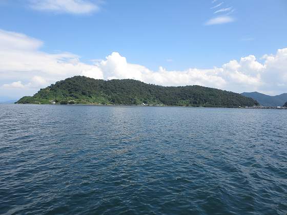 2015-08-28_1336_沖島北西端に接近_IMG_5260_s.JPG