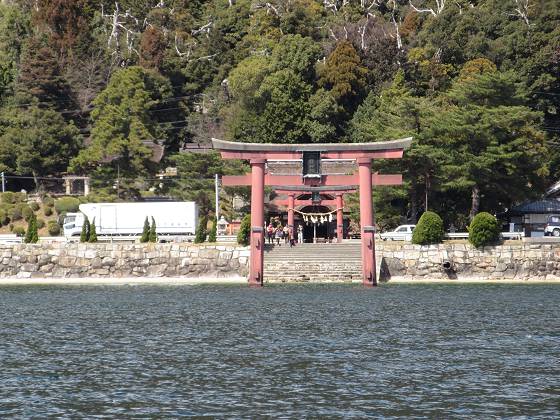 2016-03-12_1238_白鬚神社の鳥居沖_IMG_1625_rts.JPG