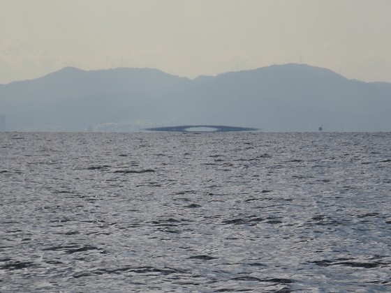 2020-01-02_1223_琵琶湖大橋が浮き上がって見える_IMG_1653_ts.JPG