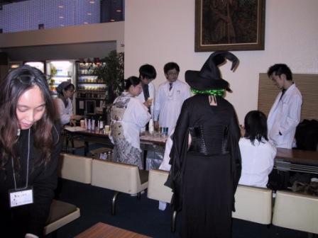 開店準備中 魔女もいます