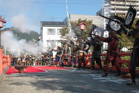 一斉発射