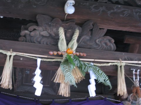 聖神社の注連飾り