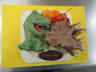 恐竜の立体ケーキ はりまやblog 似顔絵ケーキ イラストケーキ 立体ケーキなど