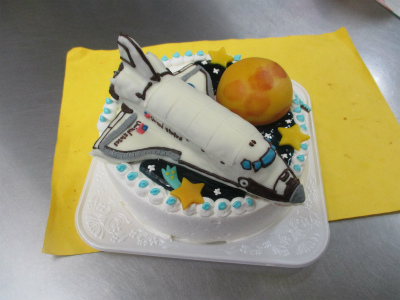 スペースシャトル 立体ケーキ はりまやblog 似顔絵ケーキ イラストケーキ 立体ケーキなど