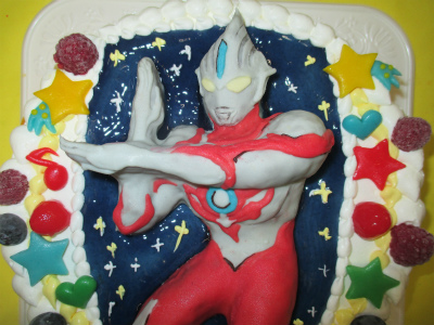 ウルトラマンオーブのケーキ はりまやblog 似顔絵ケーキ イラストケーキ 立体ケーキなど