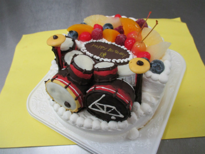 ドラムのケーキ はりまやblog 似顔絵ケーキ イラストケーキ 立体ケーキなど