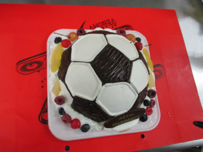 サッカーボールのケーキ はりまやblog 似顔絵ケーキ イラストケーキ 立体ケーキなど