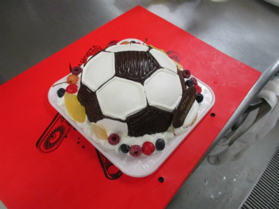 サッカーボールのケーキ はりまやblog 似顔絵ケーキ イラストケーキ 立体ケーキなど