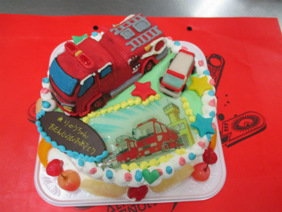 消防車のケーキ はりまやblog 似顔絵ケーキ イラストケーキ 立体ケーキなど