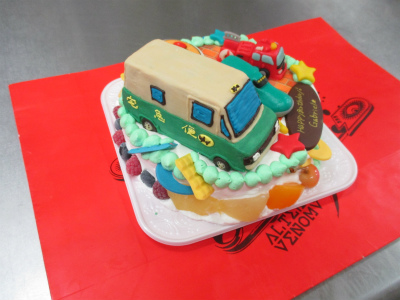 クロネコヤマトの車ケーキ はりまやblog 似顔絵ケーキ イラストケーキ 立体ケーキなど