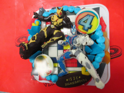 仮面ライダーゼロワンのケーキ はりまやblog 似顔絵ケーキ イラストケーキ 立体ケーキなど