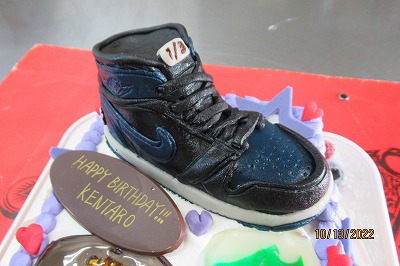 ナイキシューズ【立体ケーキ】シューズのケーキ | はりまやBLOG 恐竜