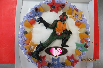 特撮ヒーロー好きお待たせ【立体ケーキ】仮面ライダーアマゾンケーキ