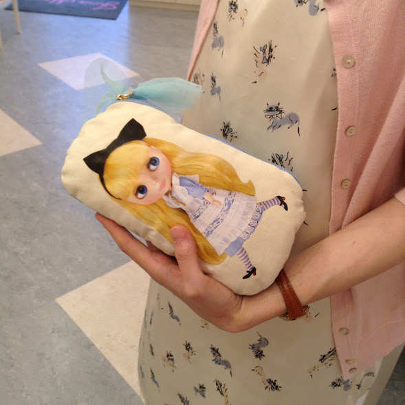 モリス&コー　ピンバーネル&フラワーズ アシンメトリーフリル　トートバッグ モリス&コー ピンバーネル&フラワーズ アシンメトリーフリル