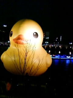 巨大アヒル