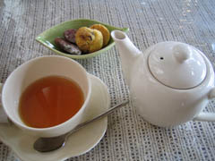 紅茶と小菓子